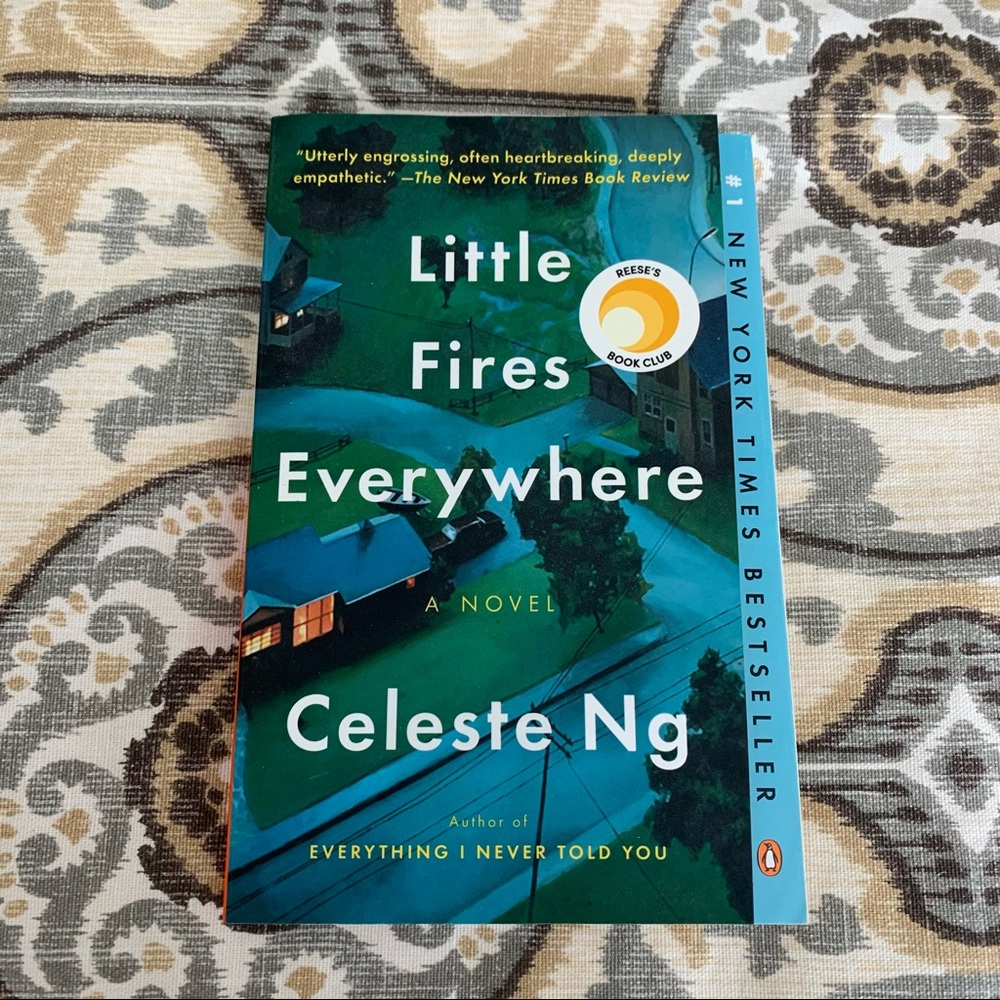 Little Fires Everywhere/Celeste Ng Book